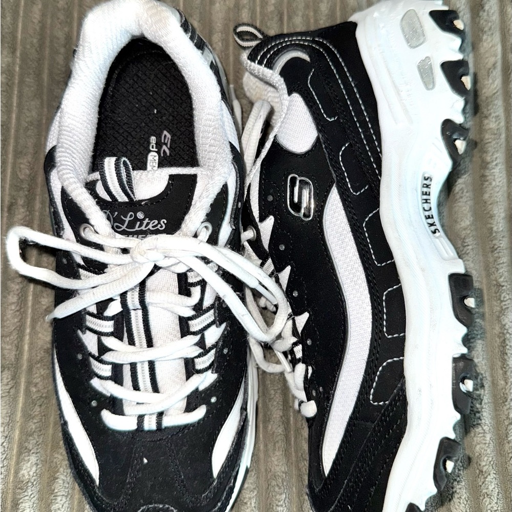 Skechers Tennis Shoes